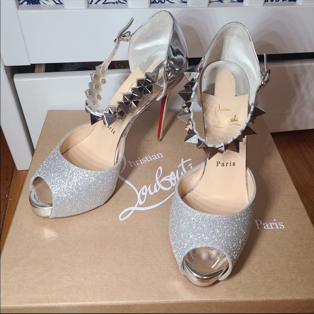 Worn Once (WO) Christian Louboutin Planisfemme shoes
